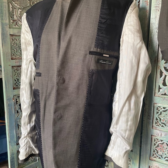Kenneth Cole Men’s Two Button Charcoal Gray Suit and Slacks, 38R/32W - Picture 7 of 12